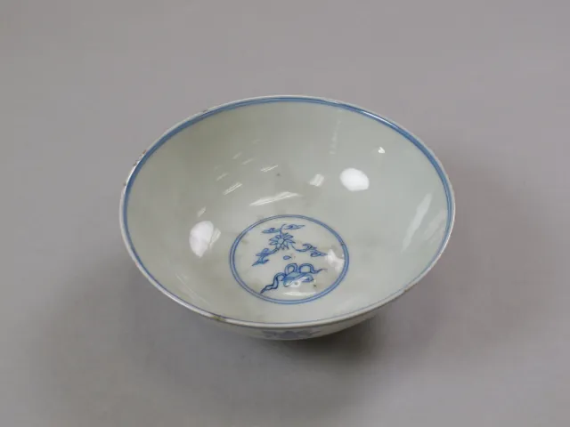 A blue-and-white porcelain bowl from The Met, object 17.122.2.